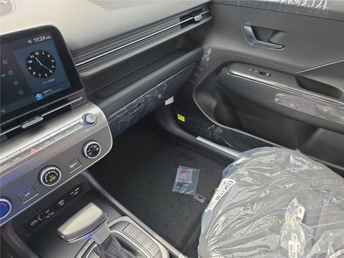 New 2026 Hyundai Kona SE image 19