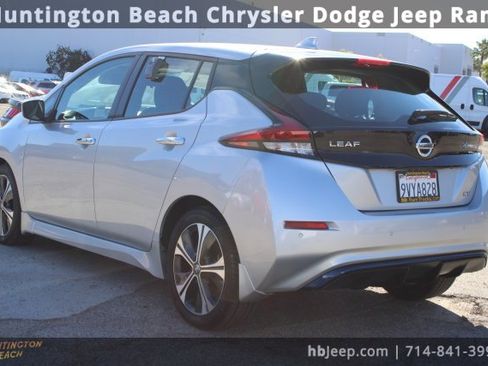 Used 2022 Nissan Leaf SV image 3