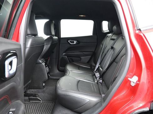 Used 2025 Jeep Compass Trailhawk AWD/4WD image 25