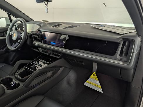 New 2026 Porsche Cayenne AWD/4WD image 19