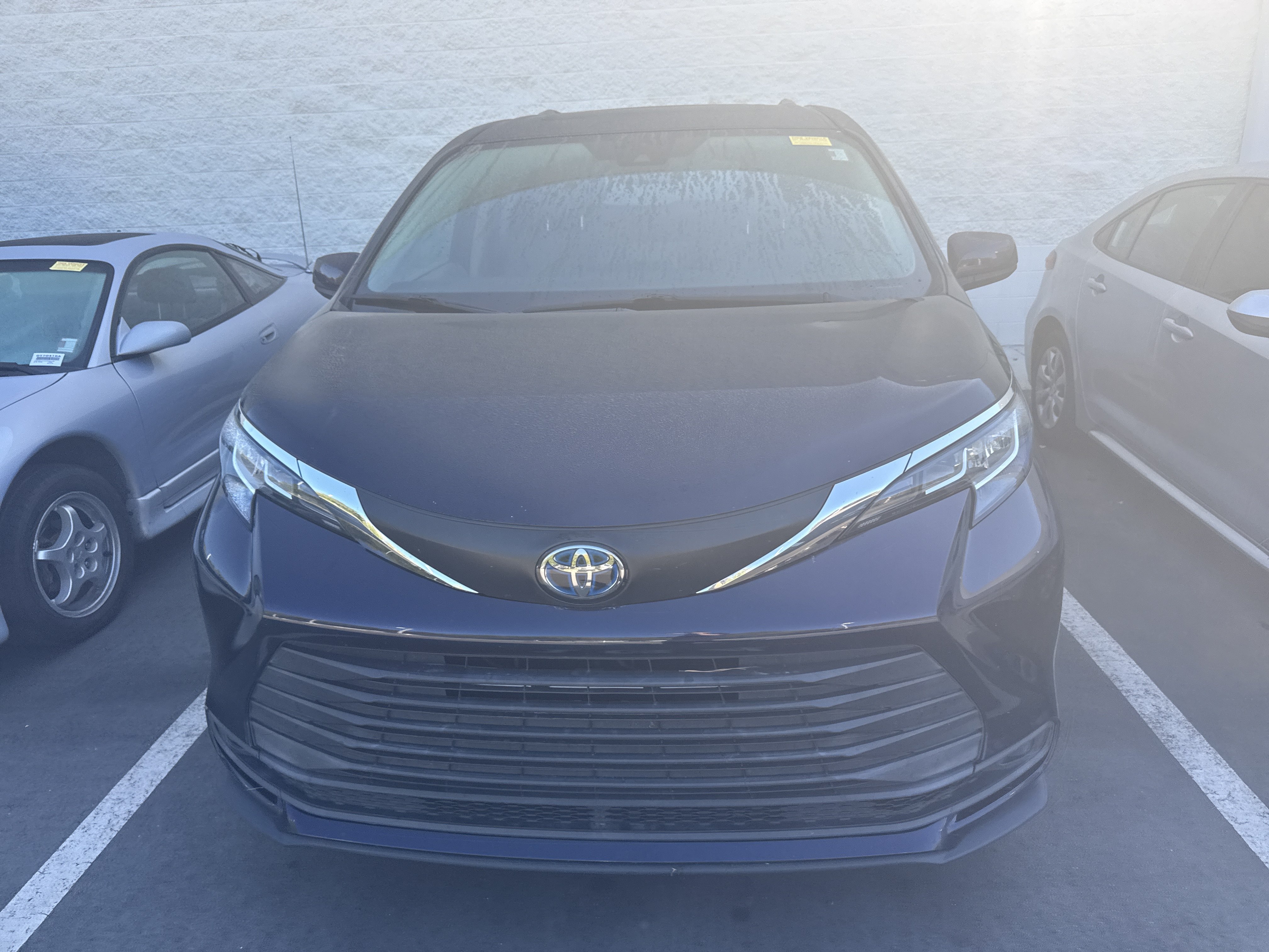 Used 2021 Toyota Sienna LE w/ LE Plus Package AWD/4WD image 39