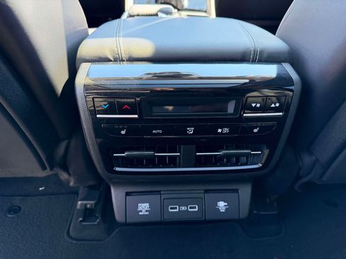 Used 2024 Acura MDX SH-AWD w/ Advance Package image 17