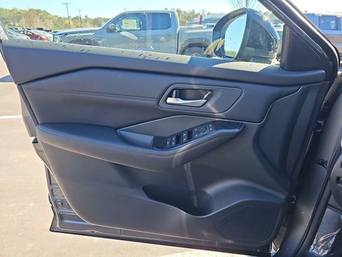 New 2026 Nissan Rogue SV FWD image 30