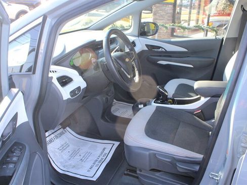 Used 2019 Chevrolet Bolt LT FWD image 9