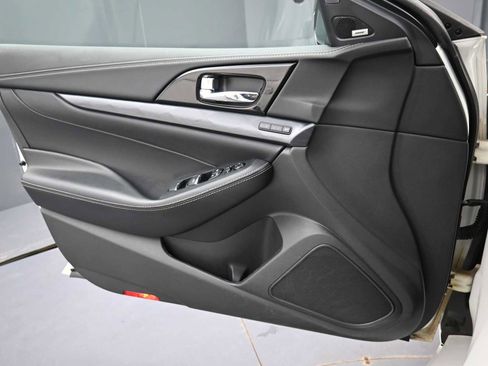 Used 2022 Nissan Maxima Platinum w/ Sport Mat Group image 10