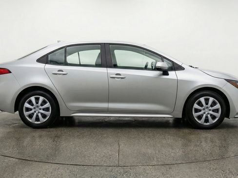 Used 2025 Toyota Corolla LE FWD image 11