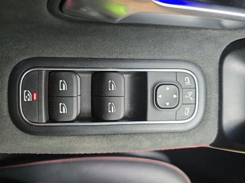 Used 2023 Mercedes-Benz CLA 250 4MATIC image 25