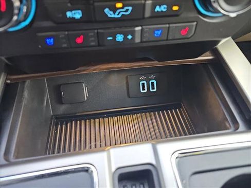 Used 2016 Ford F150 Lariat image 25