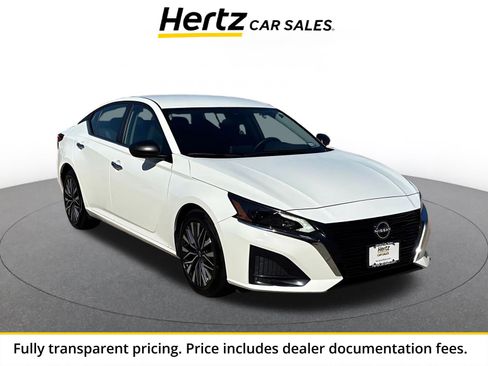 Used 2025 Nissan Altima 2.5 SV FWD image 1