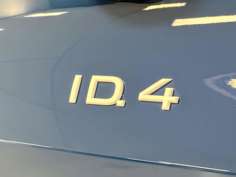 New 2025 Volkswagen ID.4 Pro image 25