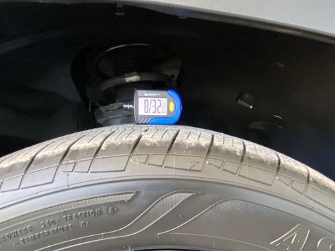 Certified 2023 Volkswagen Atlas SE w/ Black Wheel Package image 58