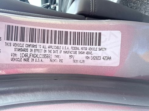 Used 2020 Jeep Grand Cherokee Altitude image 19