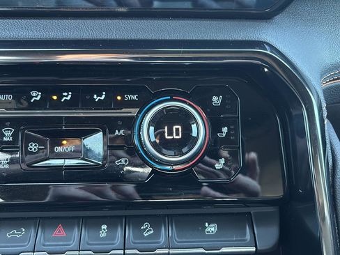 Used 2022 GMC Sierra 1500 AT4 w/ AT4 Premium Package image 30