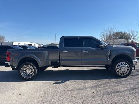 Used 2023 Ford F350 Lariat w/ Lariat Ultimate Package image 4