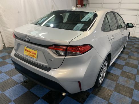Used 2023 Toyota Corolla LE image 5