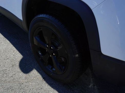 Used 2019 Jeep Cherokee Latitude Plus image 8