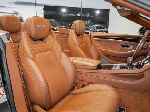 Used 2020 Bentley Continental GT image 12