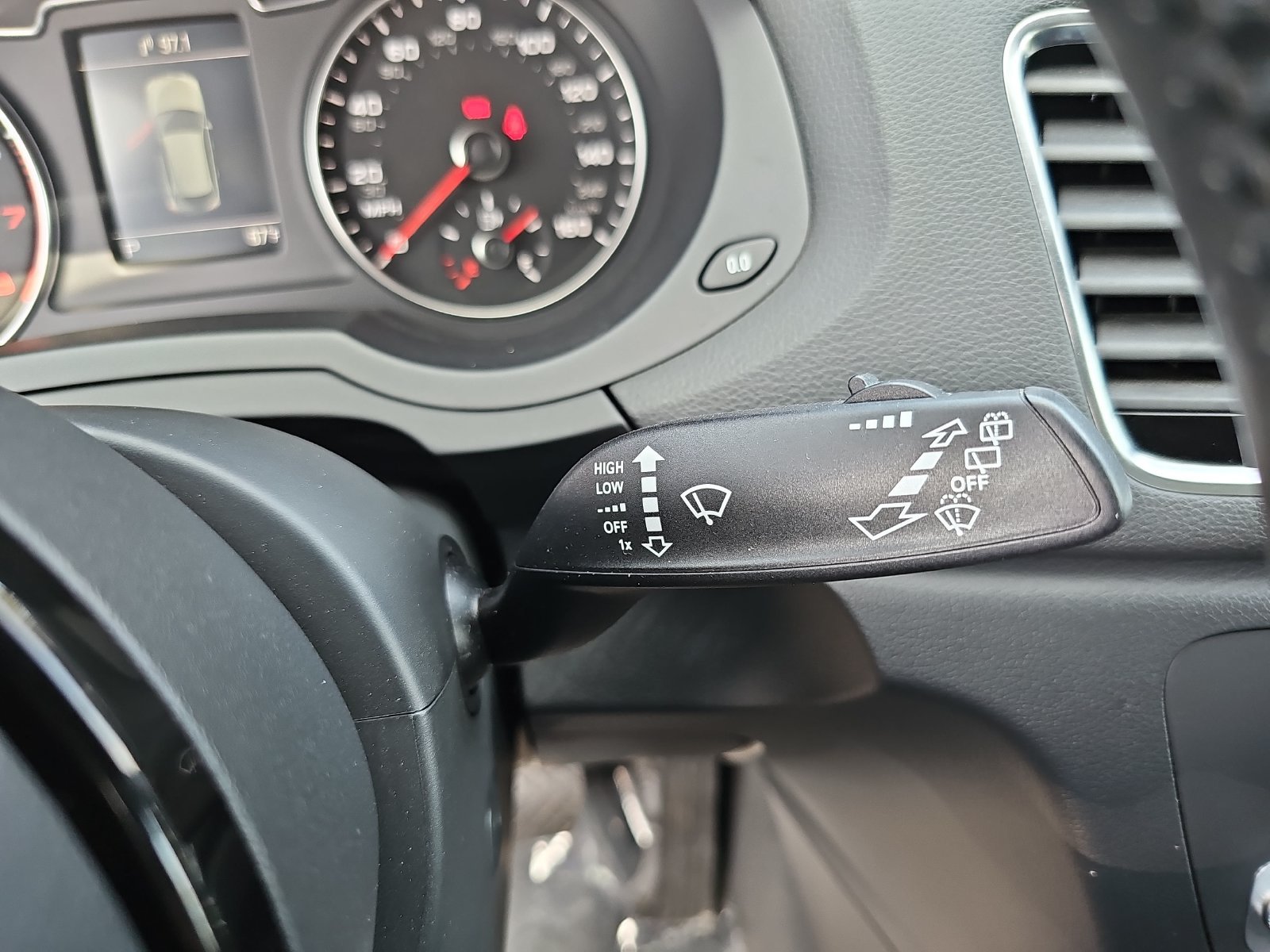 Used 2018 Audi Q3 2.0T Premium Plus AWD/4WD image 19