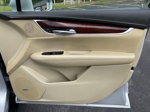 Used 2018 Cadillac XT5 Premium Luxury FWD image 53
