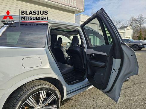 Used 2025 Volvo XC90 B6 Ultra w/ Protection Package Premier image 18