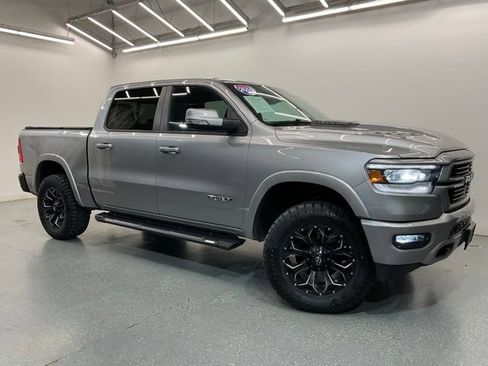 Used 2019 RAM 1500 Laramie AWD/4WD image 2