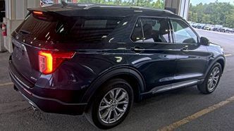 Used 2023 Ford Explorer Limited w/ Limited Technology Package AWD/4WD image 4