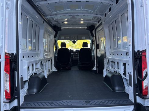 Used 2025 Ford Transit 250 148 Medium Roof image 24