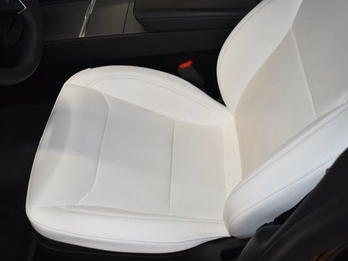 Used 2026 Tesla Model 3 RWD image 8
