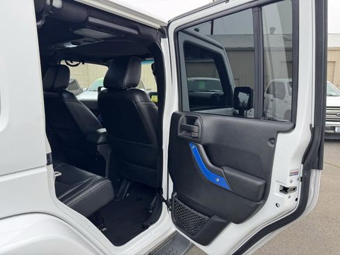 Used 2015 Jeep Wrangler Unlimited Sahara w/ Max Tow Package image 19