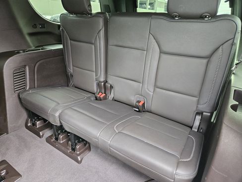 Used 2022 GMC Yukon XL Denali image 32