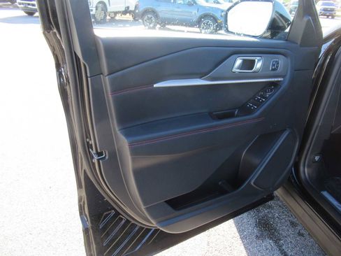 New 2026 Ford Explorer ST-Line w/ ST-Line Street Pack image 11