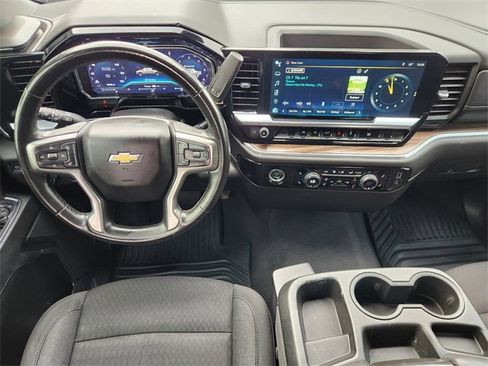 Used 2024 Chevrolet Silverado 1500 LT image 27
