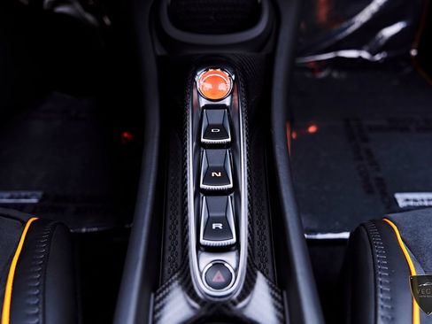 Used 2025 McLaren Artura RWD image 77