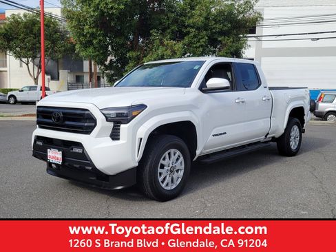 Certified 2025 Toyota Tacoma SR5 image 1