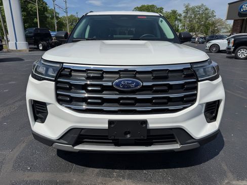 Used 2025 Ford Explorer Active image 2
