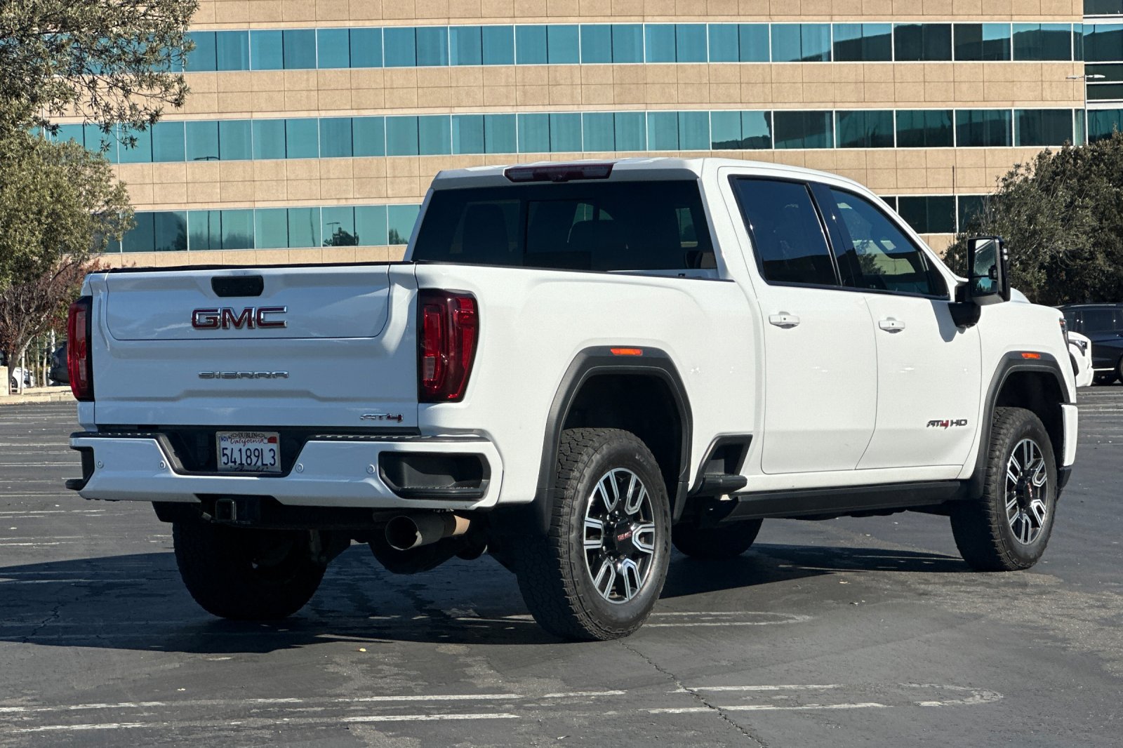 Used 2023 GMC Sierra 3500 AT4 w/ AT4 Premium Plus Package AWD/4WD image 4