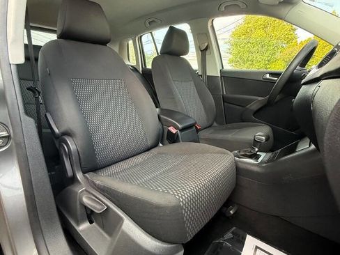 Used 2009 Volkswagen Tiguan S FWD image 15