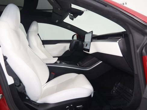 Used 2022 Tesla Model S Plaid image 13