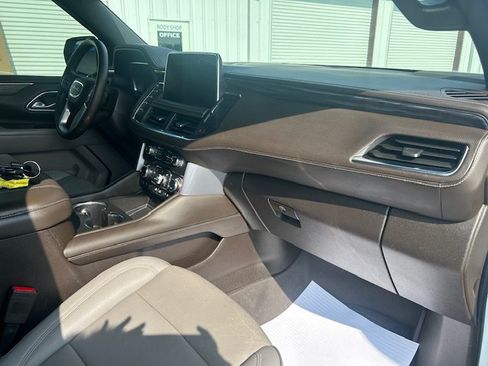 Used 2023 GMC Yukon SLT w/ SLT Premium Package RWD image 14