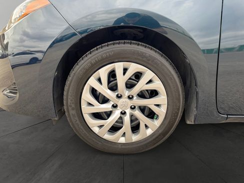 Used 2019 Toyota Corolla LE image 14