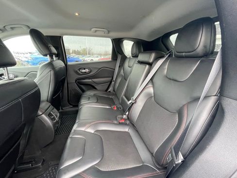 Used 2020 Jeep Cherokee Trailhawk w/ Cold Weather Group AWD/4WD image 26