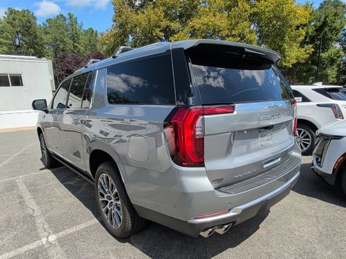Used 2026 GMC Yukon XL Denali w/ Denali Reserve Package AWD/4WD image 5