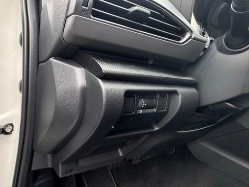 Used 2024 Subaru Crosstrek 2.0i Premium image 18