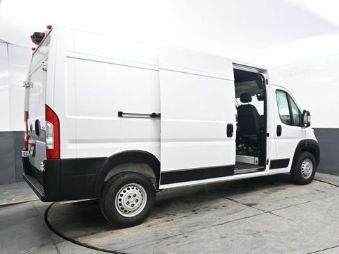 Used 2025 RAM ProMaster 2500 w/ Convenience Group image 43