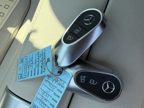 Certified 2025 Mercedes-Benz C 300 4MATIC Sedan image 38