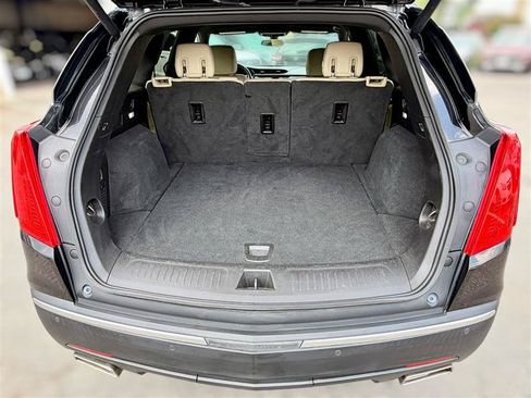 Used 2018 Cadillac XT5 FWD image 9