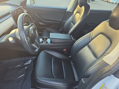 Used 2019 Tesla Model 3 Standard Range image 13