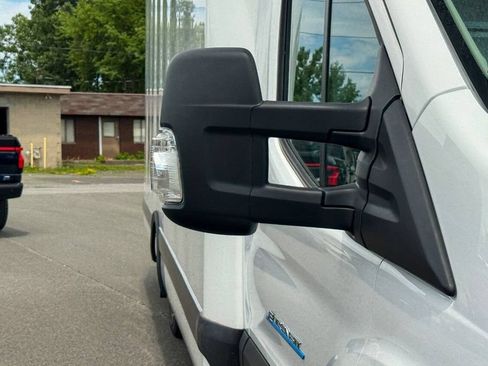 Used 2023 Ford E-Transit RWD image 10