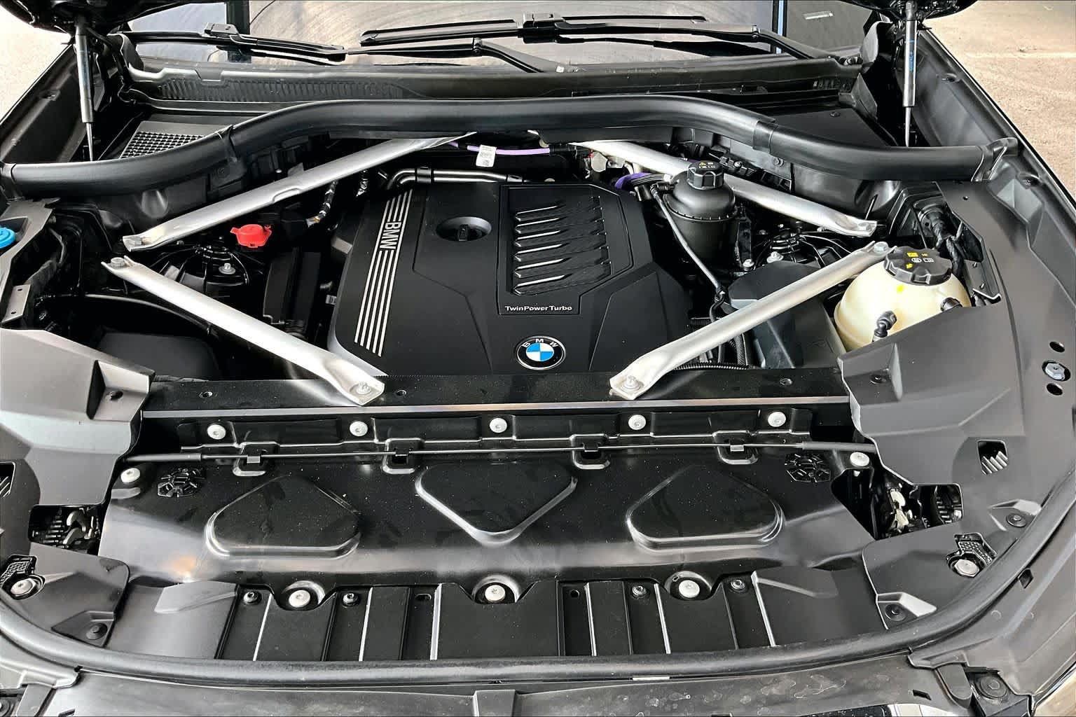 Used 2023 BMW X5 xDrive40i w/ Premium Package AWD/4WD image 32