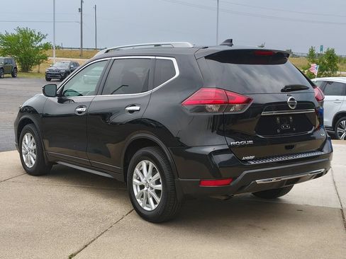 Used 2017 Nissan Rogue SV FWD image 18
